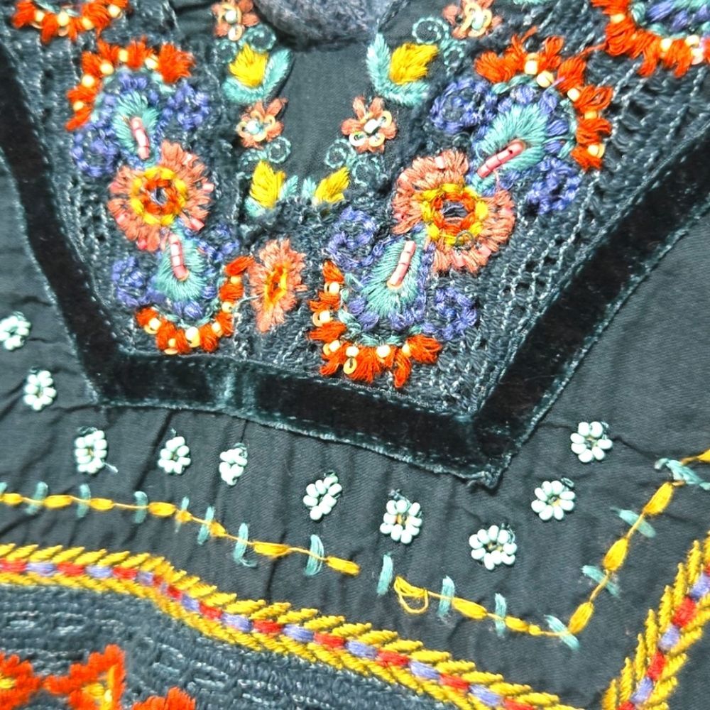 Soft Surroundings Gabriel Waffle Knit Embroidered Beaded Flared Sleeve Boho Top - Picture 3 of 6